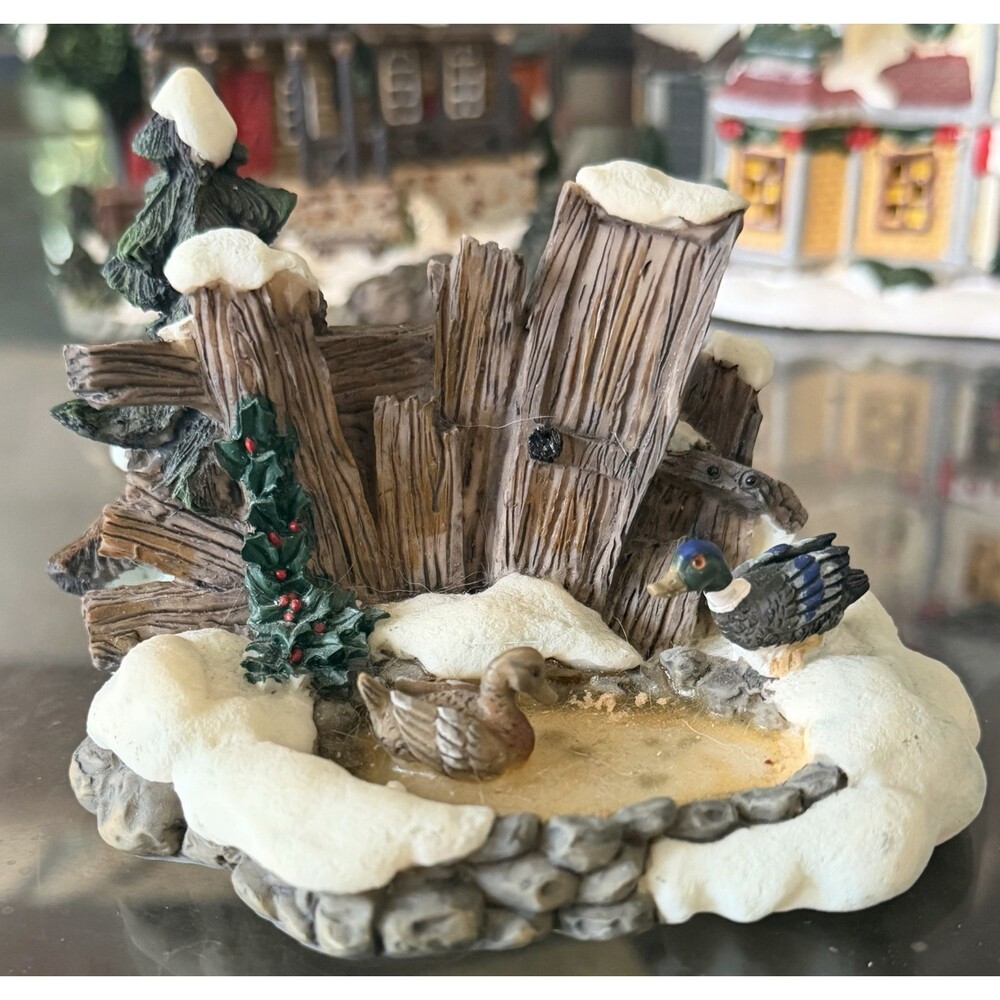 Vintage Lot of 5 small Christmas Village Houses - approx 4.5" Tall - Picture 4 of 4
